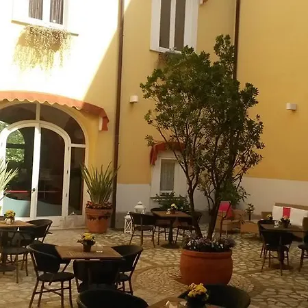 San Leucio Hotel 4*