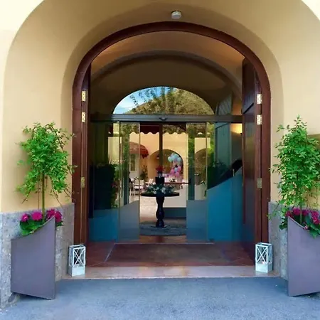 San Leucio Hotel 4*